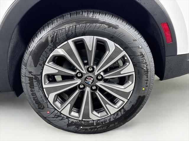 Photo of 2025 Summit White Buick Envision