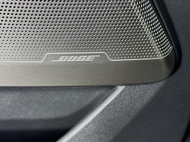 Photo of 2025 Deep Ocean Metallic GMC Sierra EV