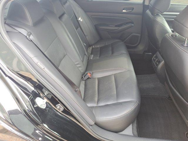 Photo of 2020 Super Black Clearcoat Nissan Altima