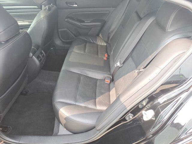 Photo of 2020 Super Black Clearcoat Nissan Altima