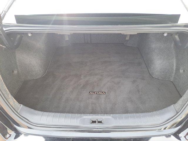 Photo of 2020 Super Black Clearcoat Nissan Altima