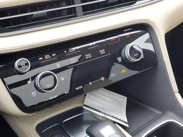 Photo of 2025 Majestic White INFINITI QX60