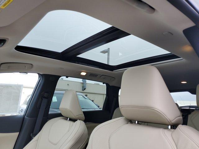 Photo of 2025 Majestic White INFINITI QX60