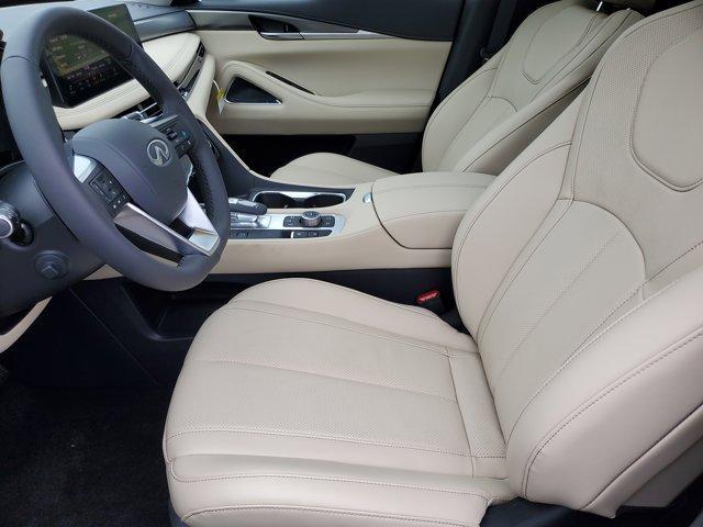 Photo of 2025 Majestic White INFINITI QX60