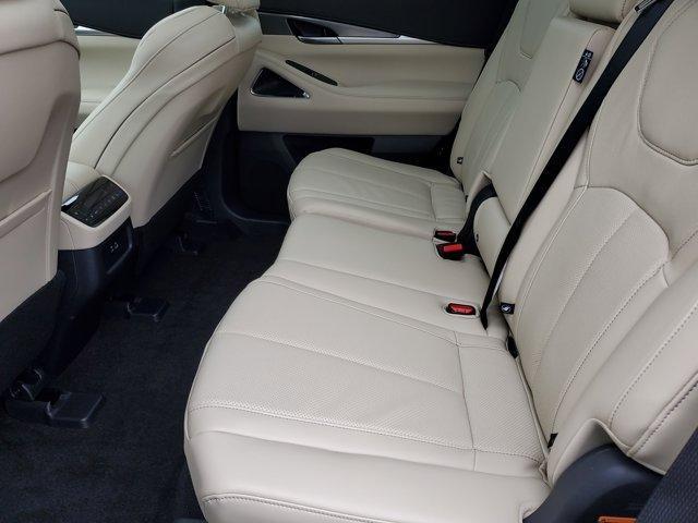 Photo of 2025 Majestic White INFINITI QX60