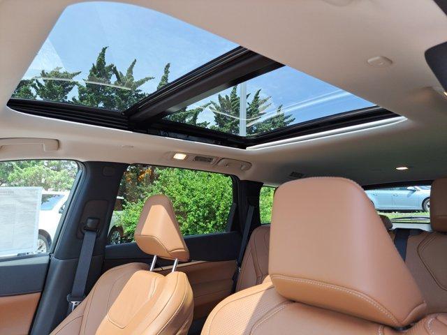 Photo of 2025 Majestic White INFINITI QX60