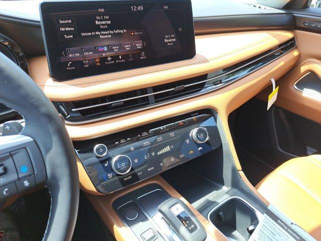 Photo of 2025 Majestic White INFINITI QX60