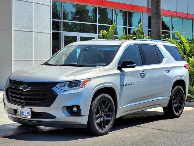 Photo of 2020 Silver Ice Metallic Chevrolet Traverse