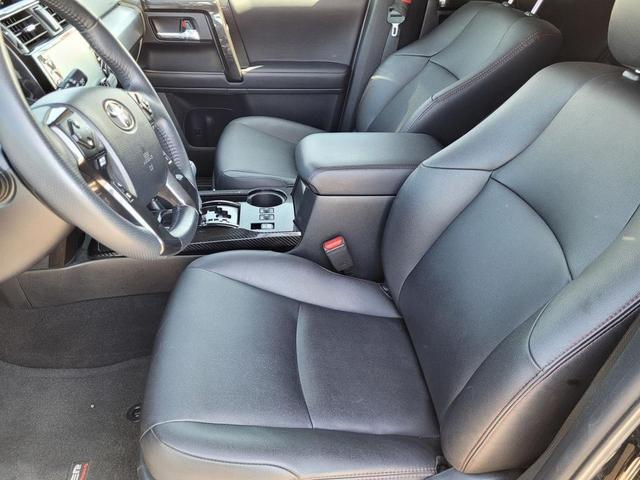Photo of 2022 Midnight Black Metallic Toyota 4Runner