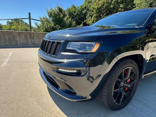 Photo of 2016 Brilliant Black Crystal Pearlcoat Jeep Grand Cherokee
