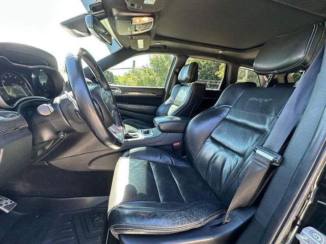 Photo of 2016 Brilliant Black Crystal Pearlcoat Jeep Grand Cherokee