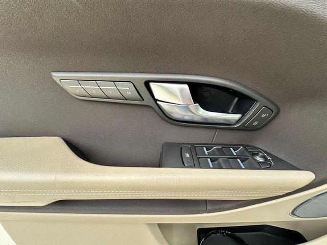 Photo of 2013 Santorini Black Metallic Land Rover Range Rover Evoque