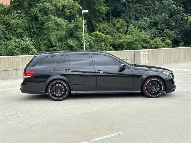 Photo of 2015 Black Mercedes-Benz E-Class