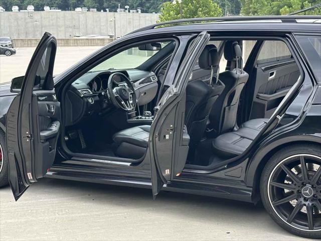 Photo of 2015 Black Mercedes-Benz E-Class