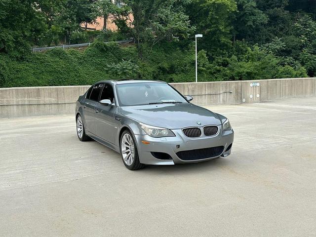 Photo of 2008 Gray BMW M5