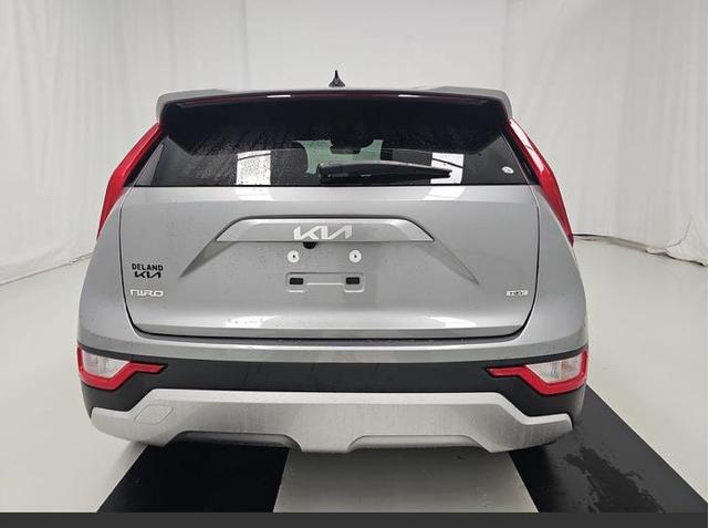 Photo of 2024 Steel Gray Kia Niro