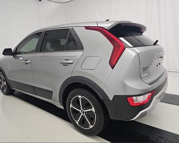 Photo of 2024 Steel Gray Kia Niro