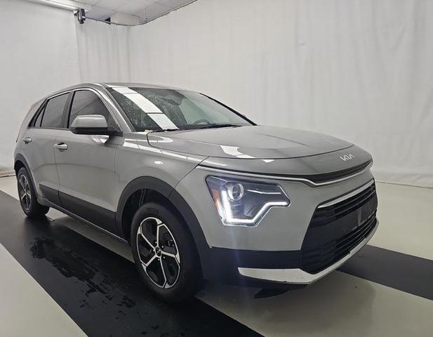 Photo of 2024 Steel Gray Kia Niro
