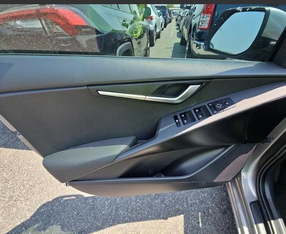 Photo of 2024 Steel Gray Kia Niro