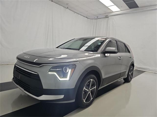 Photo of 2024 Steel Gray Kia Niro