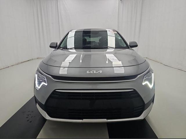 Photo of 2024 Steel Gray Kia Niro