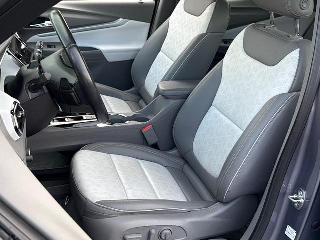 Photo of 2023 Gray Ghost Metallic Chevrolet Bolt EUV