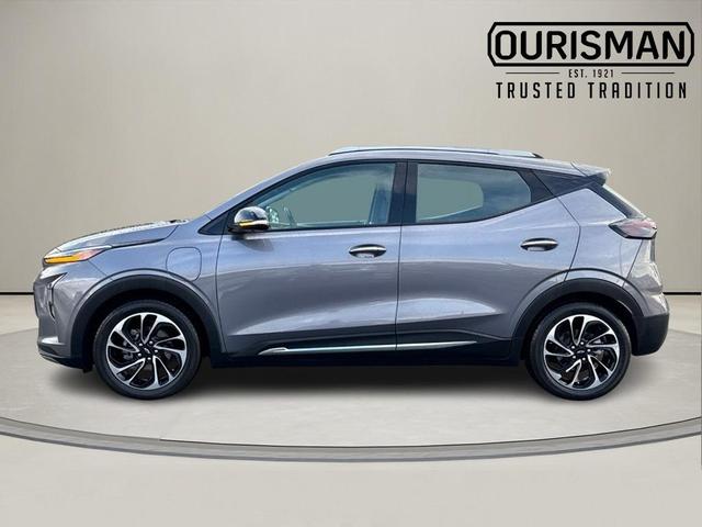 Photo of 2023 Gray Ghost Metallic Chevrolet Bolt EUV