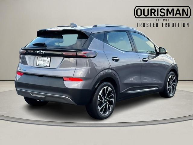 Photo of 2023 Gray Ghost Metallic Chevrolet Bolt EUV