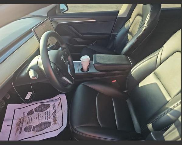Photo of 2021 Black Tesla Model 3