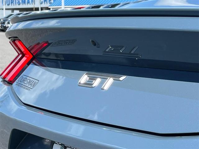 Photo of 2025 Vapor Blue Ford Mustang