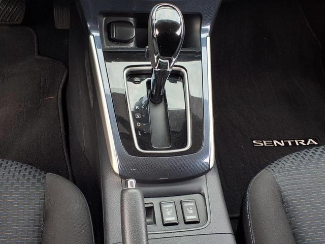 Photo of 2018 Aspen White Nissan Sentra
