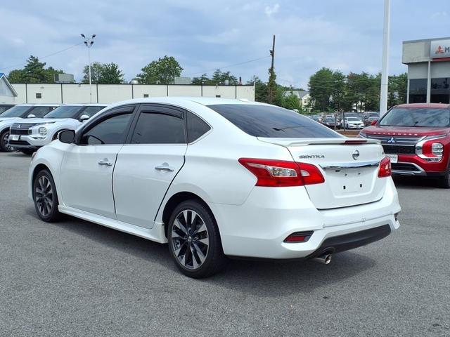 Photo of 2018 Aspen White Nissan Sentra