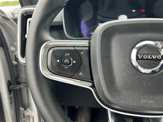 Photo of 2024 Metallic Volvo C40 Recharge Pure Electric