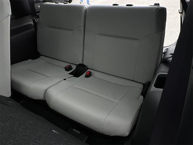 Photo of 2025 White Diamond Mitsubishi Outlander