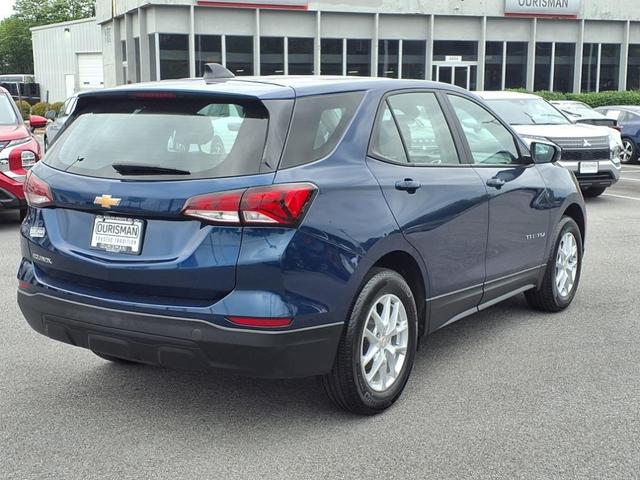 Photo of 2022 Blue Glow Metallic Chevrolet Equinox