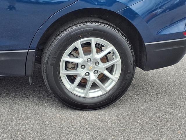 Photo of 2022 Blue Glow Metallic Chevrolet Equinox