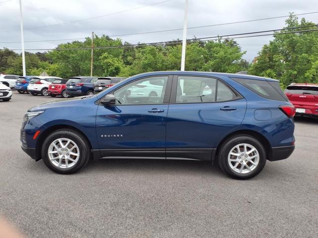 Photo of 2022 Blue Glow Metallic Chevrolet Equinox