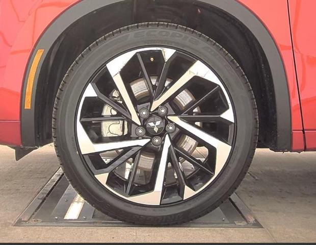 Photo of 2024 Diamond Red Mitsubishi Outlander