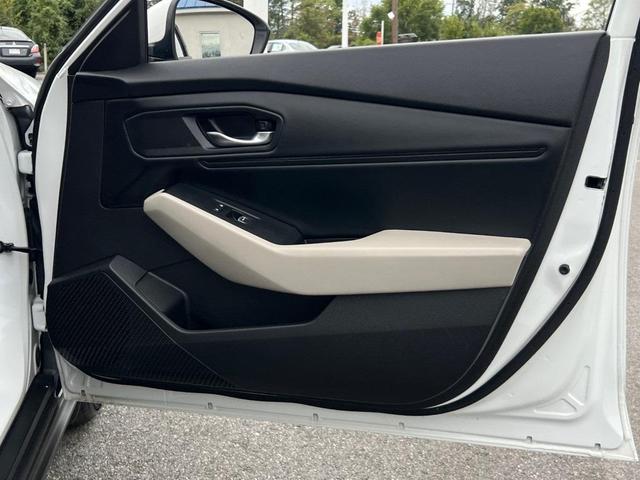 Photo of 2024 Platinum White Pearl Honda Accord