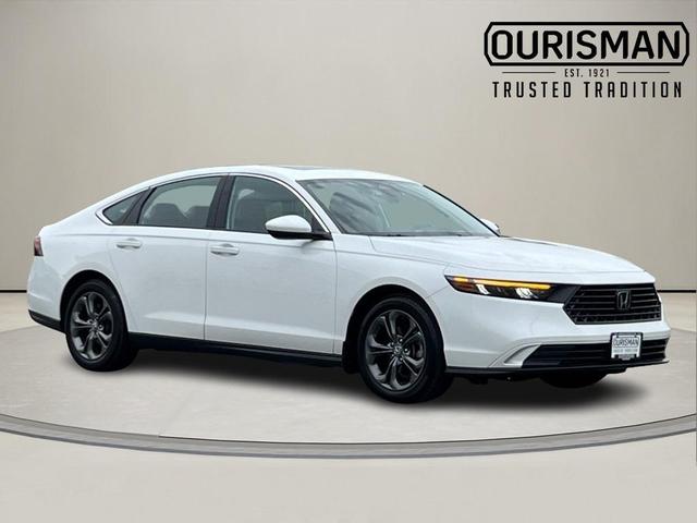 Photo of 2024 Platinum White Pearl Honda Accord