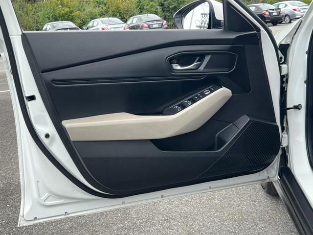 Photo of 2024 Platinum White Pearl Honda Accord