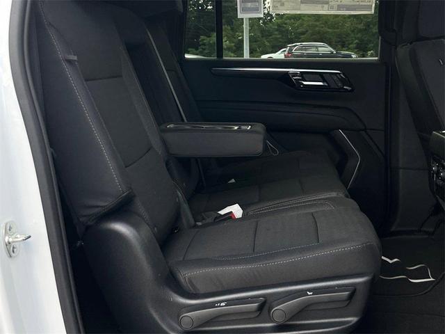 Photo of 2025 Summit White Chevrolet Suburban