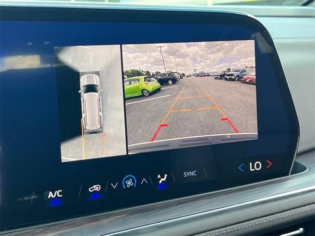 Photo of 2025 Summit White Chevrolet Suburban