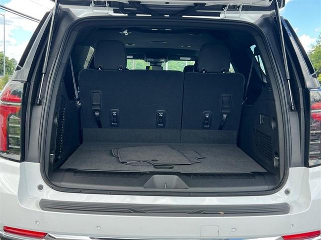 Photo of 2025 Summit White Chevrolet Suburban