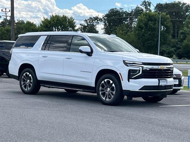 Photo of 2025 Summit White Chevrolet Suburban