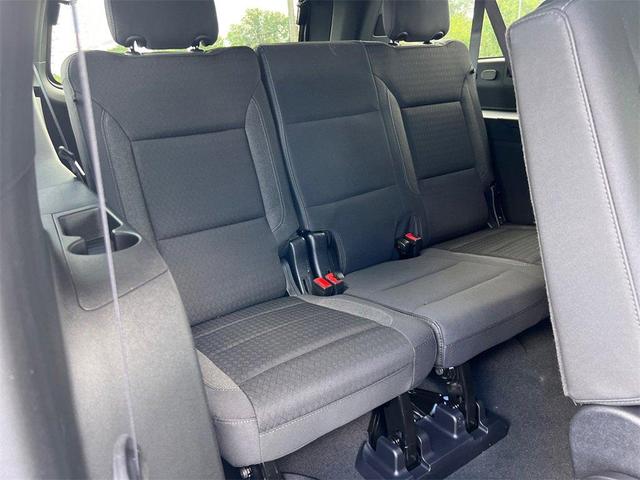 Photo of 2025 Summit White Chevrolet Suburban