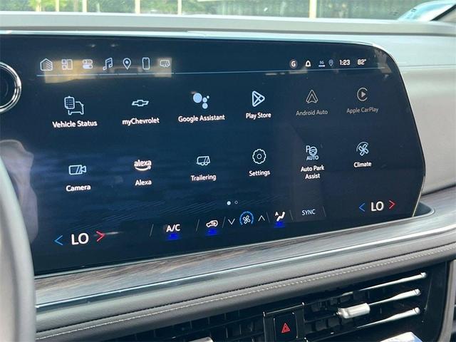 Photo of 2025 Summit White Chevrolet Suburban