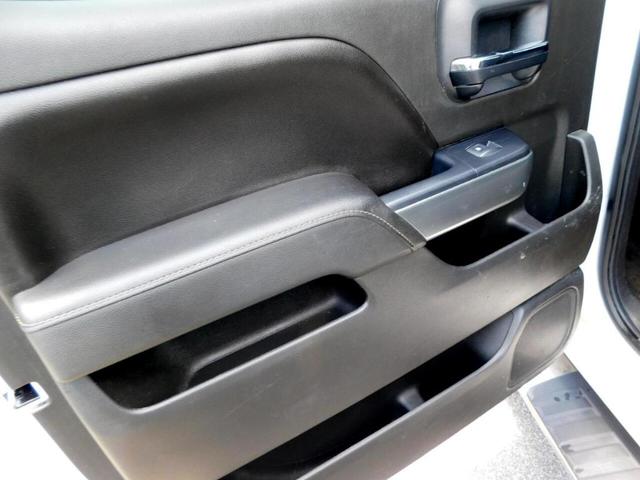 Photo of 2015 White Chevrolet Silverado 1500