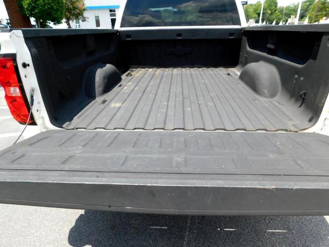 Photo of 2015 White Chevrolet Silverado 1500