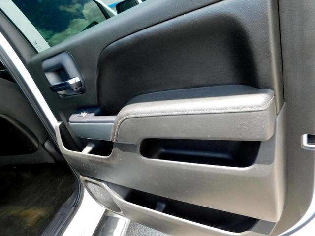 Photo of 2015 White Chevrolet Silverado 1500